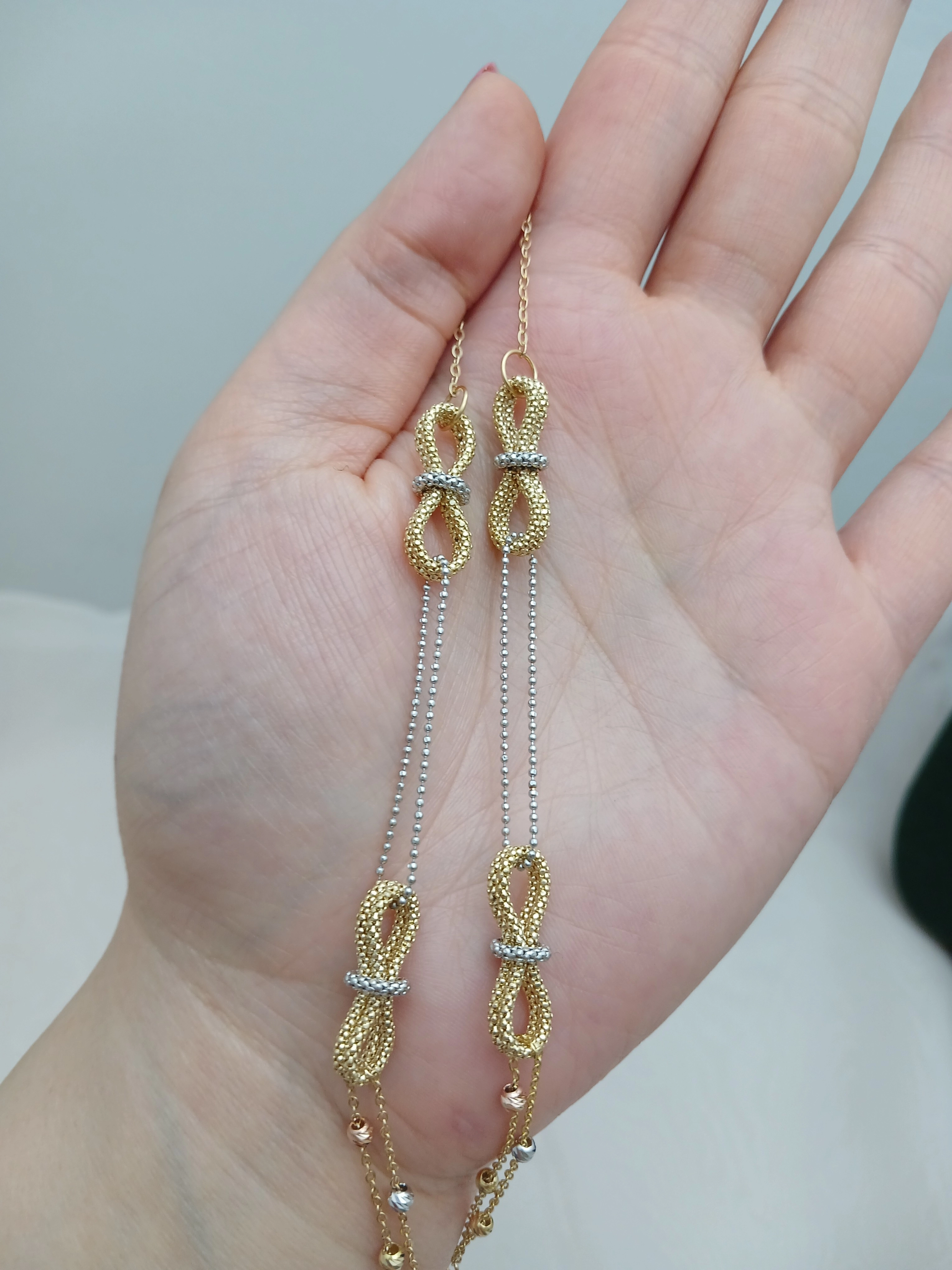 گردنبند رو لباسی